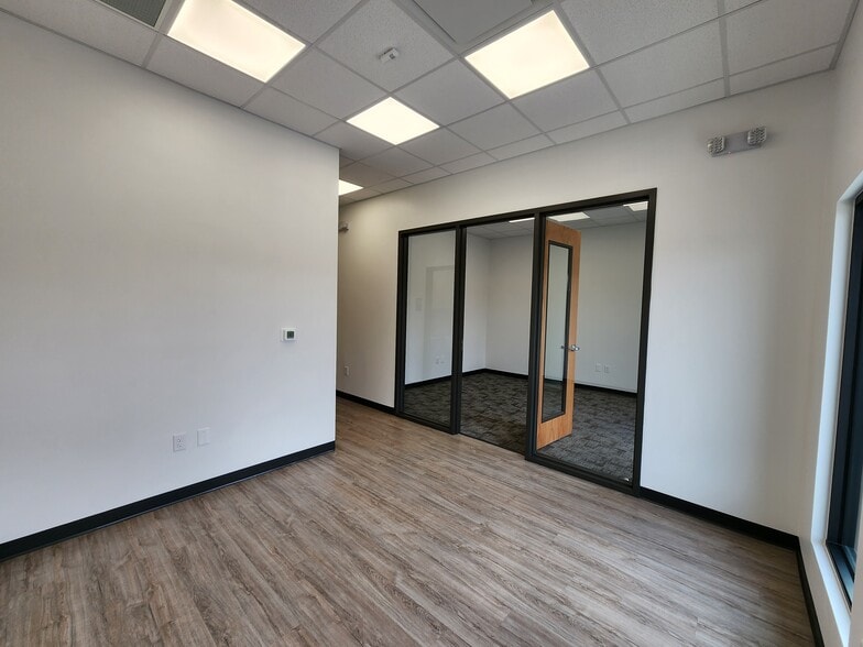 2261 Gattis School Rd, Round Rock, TX for lease - Building Photo - Image 3 of 35