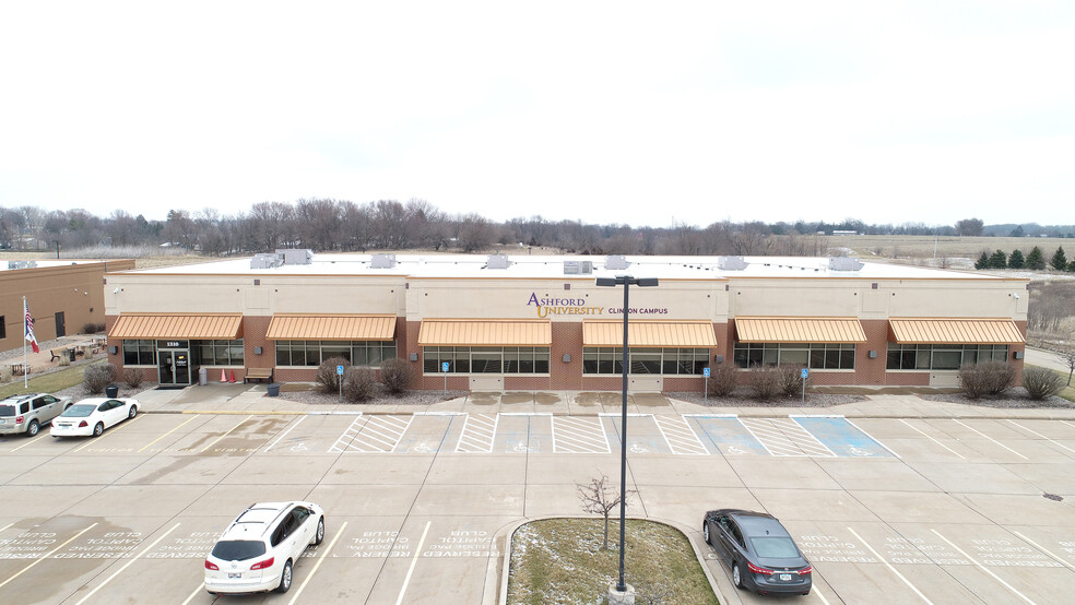 1310 19th Ave NW, Clinton, IA for lease - Primary Photo - Image 1 of 15