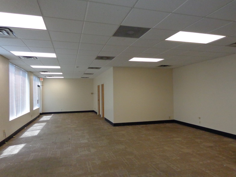 1300-1338 Dodge Ave, Evanston, IL for lease - Interior Photo - Image 3 of 7