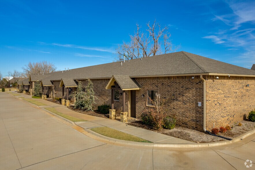 1716 Signal Ridge Dr, Edmond, OK 73013