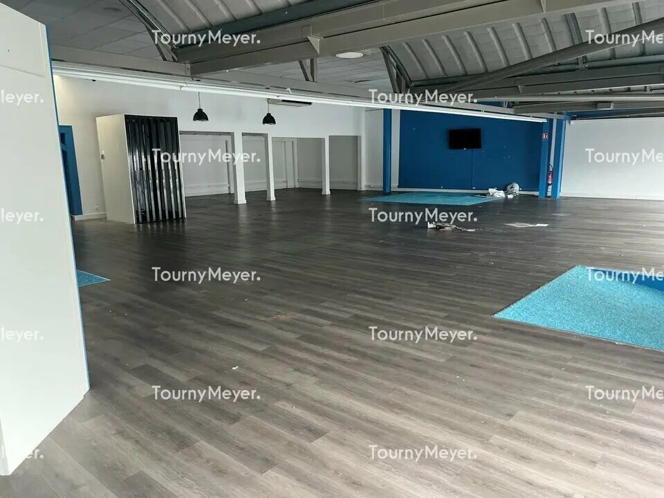 Retail in Anglet for lease Interior Photo- Image 1 of 6