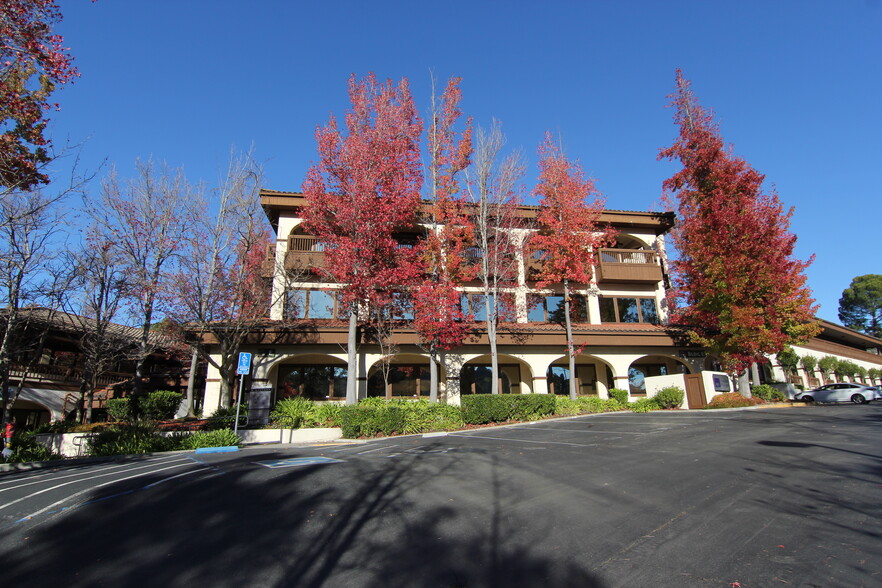 4 Orinda Way Properties portfolio of 5 properties for sale on LoopNet.com - Primary Photo - Image 1 of 5