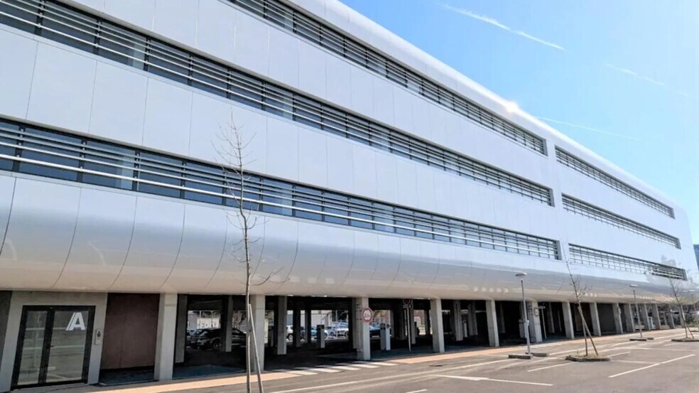 Office in Labège for lease - Building Photo - Image 2 of 27