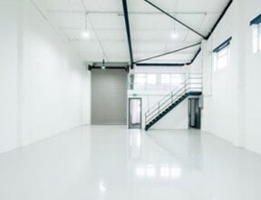 Malmesbury Rd, Cheltenham for lease Interior Photo- Image 2 of 3