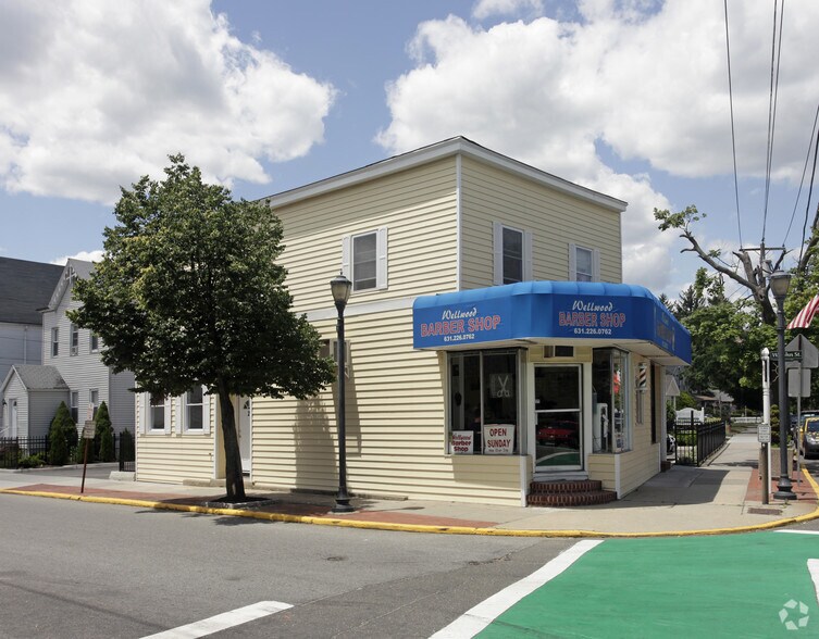 205 N Wellwood Ave, Lindenhurst, NY 11757