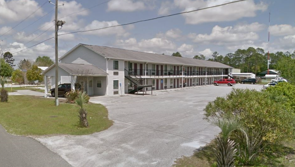 92 Lakeview Dr, Homerville, GA for sale - Building Photo - Image 1 of 1