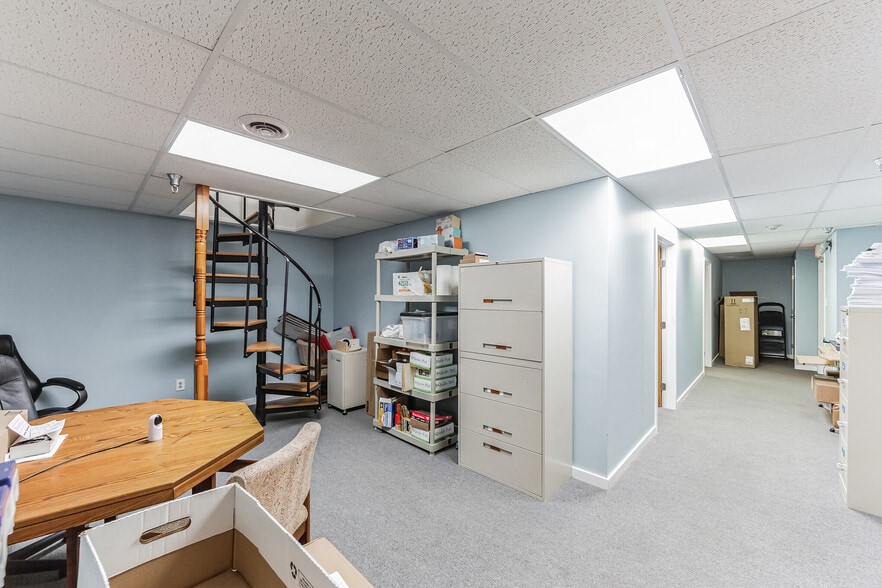 23-34 Regency Plz, Glen Mills, PA for sale - Interior Photo - Image 2 of 7