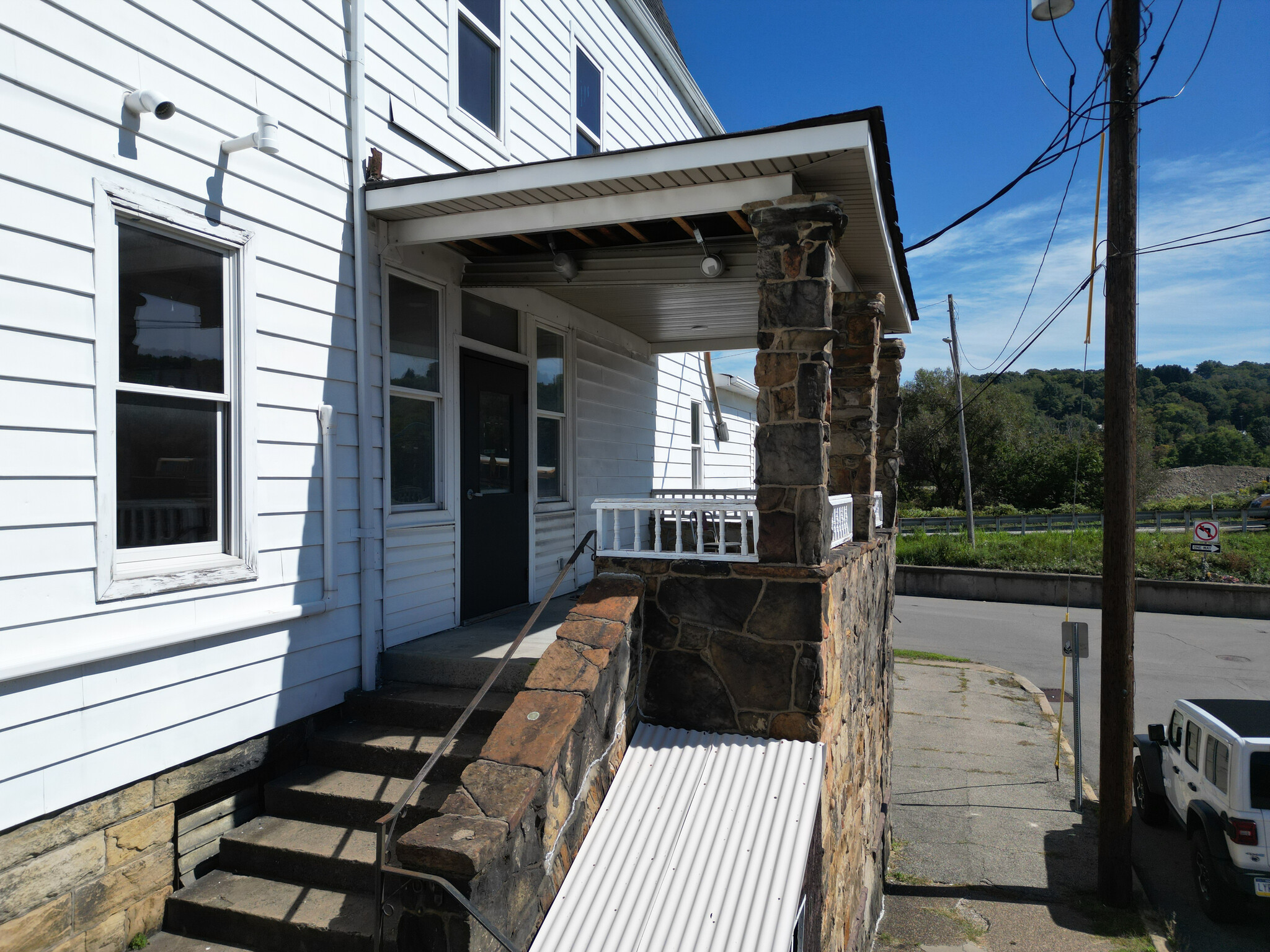 1 Main St, Lyndora, PA 16045 - Lyndora Hotel | LoopNet