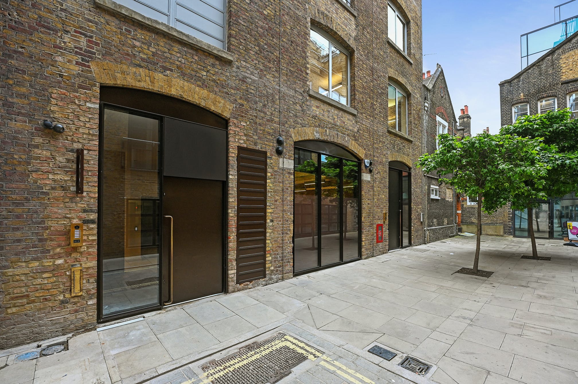 8 Smarts Pl, London for lease Building Photo- Image 1 of 45