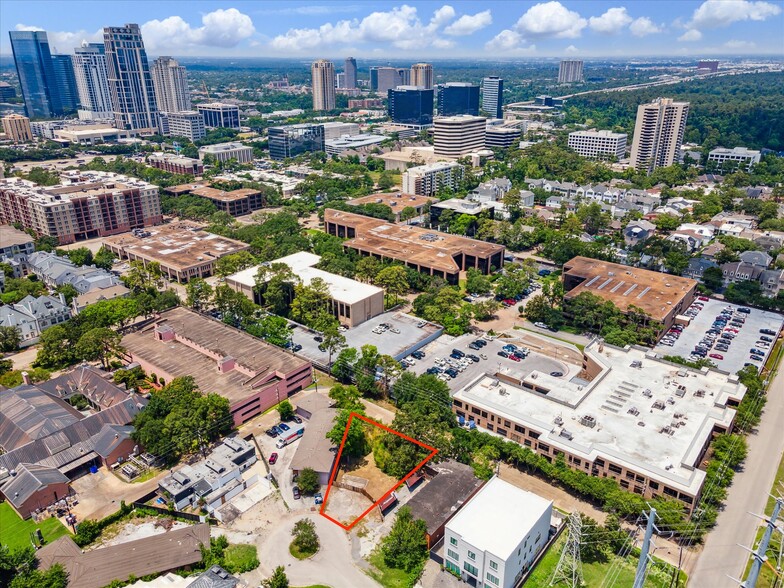 6 Briar Dale Ct, Houston, TX for sale - Building Photo - Image 1 of 9