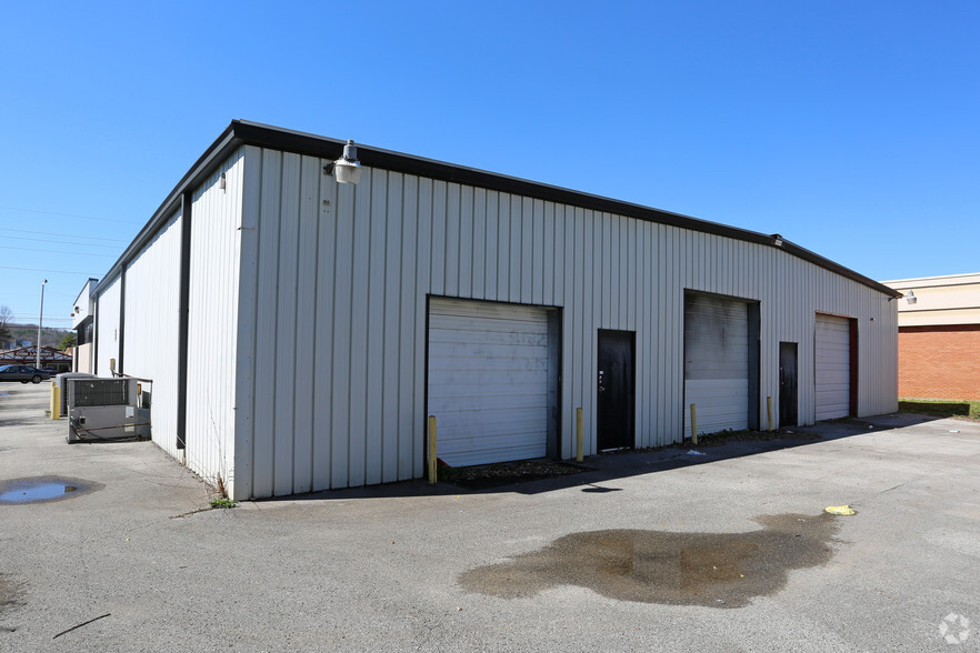 2422 Jordan Ln, Huntsville, AL for lease - Building Photo - Image 3 of 3