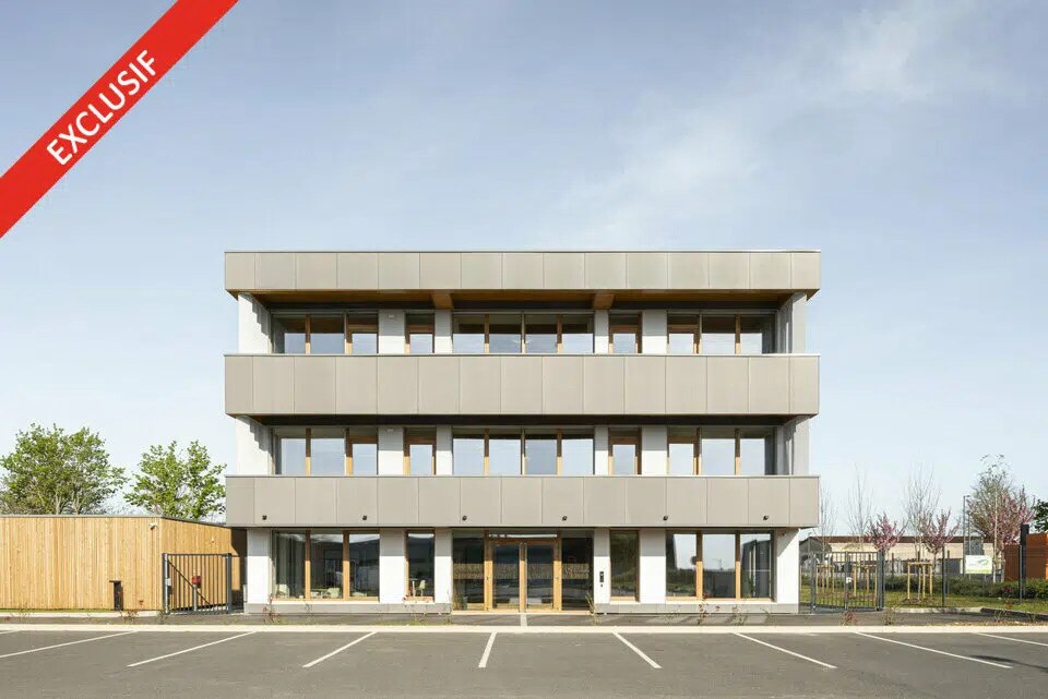 Office in Cenon for sale Building Photo- Image 1 of 4