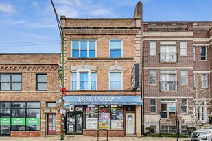 3814 N Clark St, Chicago IL - Convenience Store