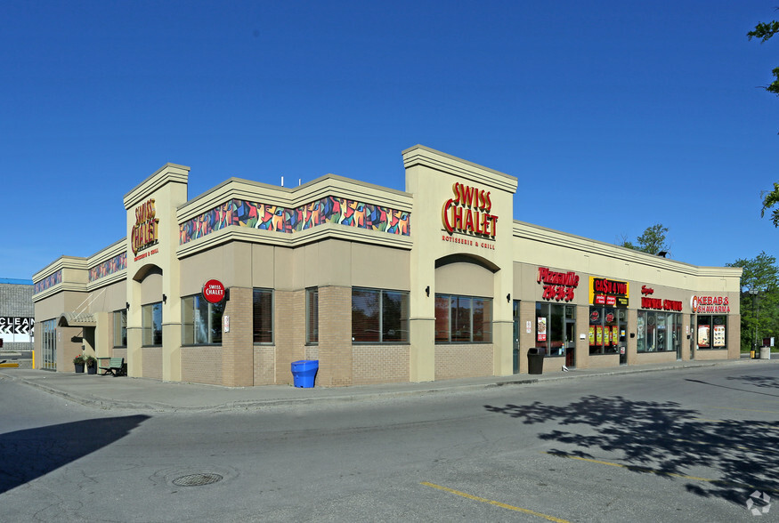 Fully Leased Plaza-734-736 Kingston Road portfolio of 2 properties for sale on LoopNet.com - Primary Photo - Image 1 of 2