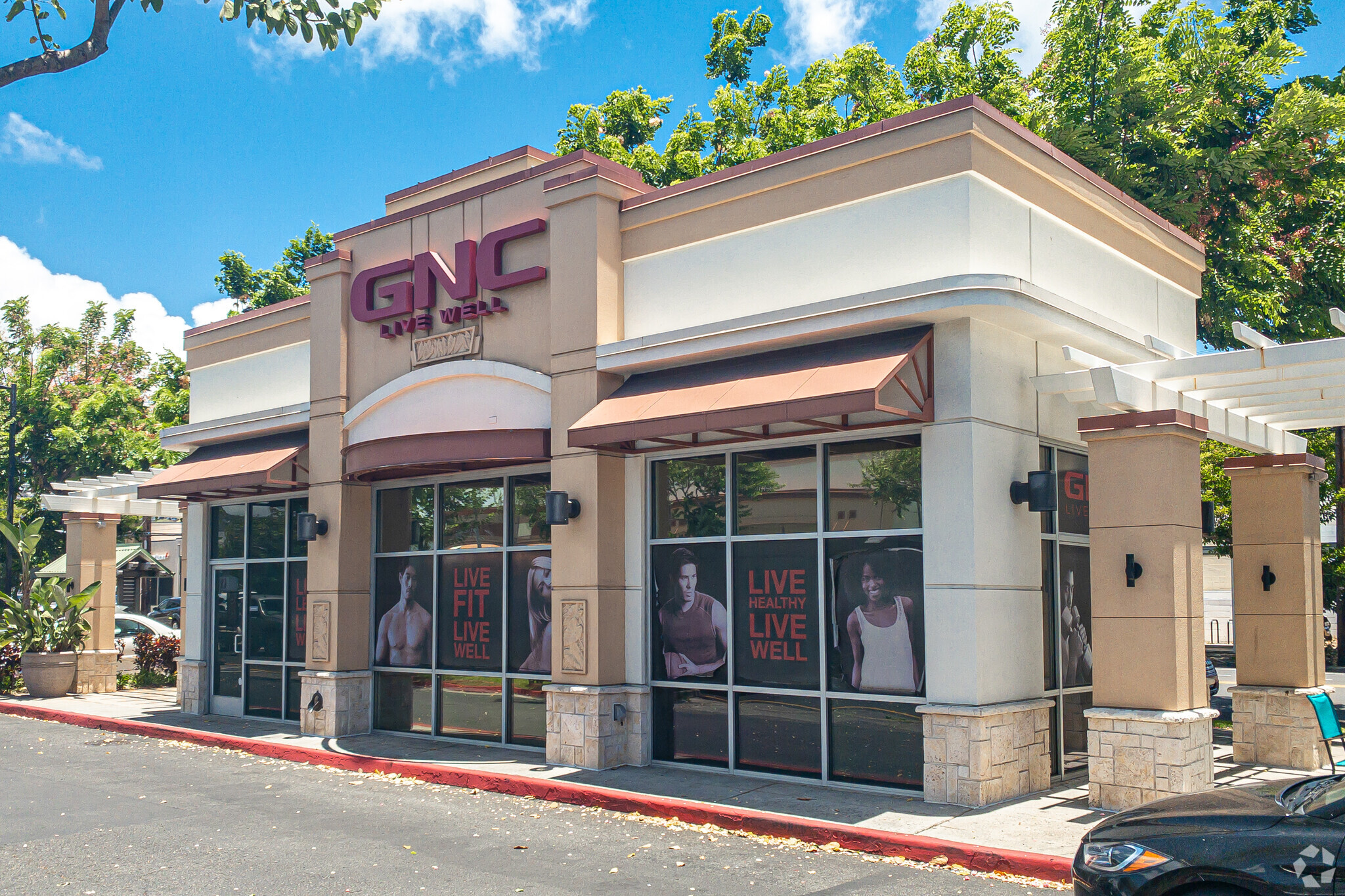 Kapahulu Ave, Honolulu, HI for lease Building Photo- Image 1 of 14