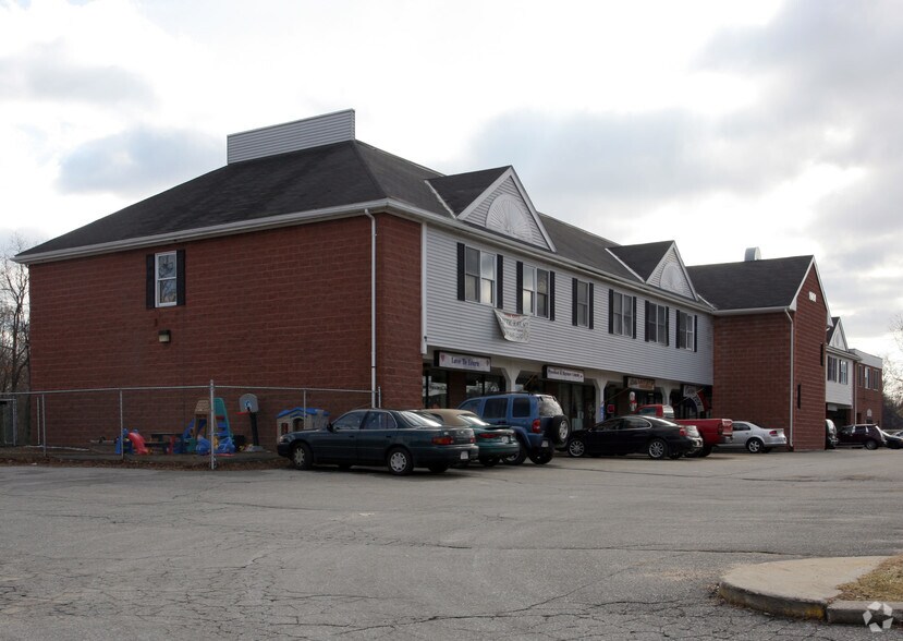 1901 County St, Dighton, MA 02715