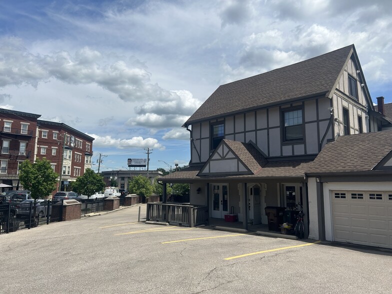 3026 Madison Rd, Cincinnati, OH for lease - Building Photo - Image 1 of 18