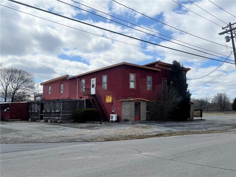 76 Main St, Dundee, NY for sale - Building Photo - Image 1 of 1