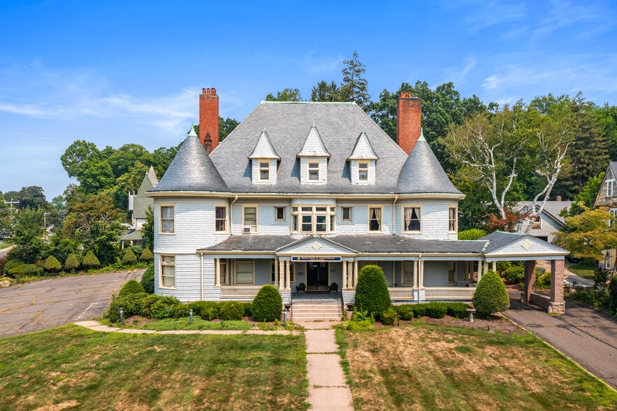 76 Prospect St, Vernon, CT for sale - Primary Photo - Image 1 of 40