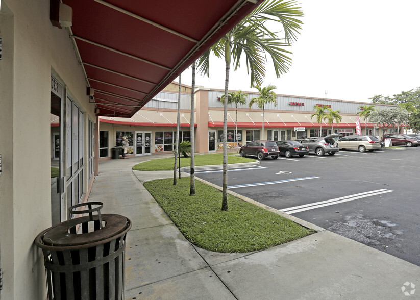 3900 Pembroke Rd, Pembroke Pines, FL for lease - Building Photo - Image 2 of 4