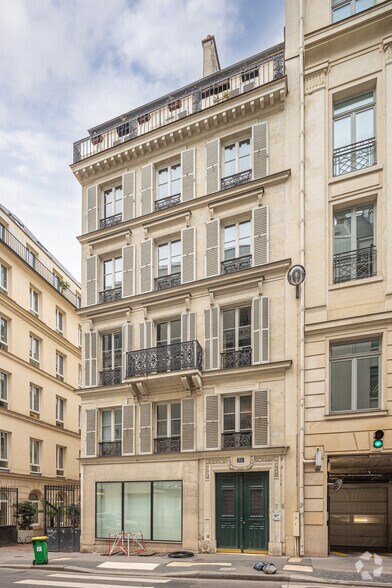 15 Rue De Londres, Paris for lease - Building Photo - Image 2 of 3