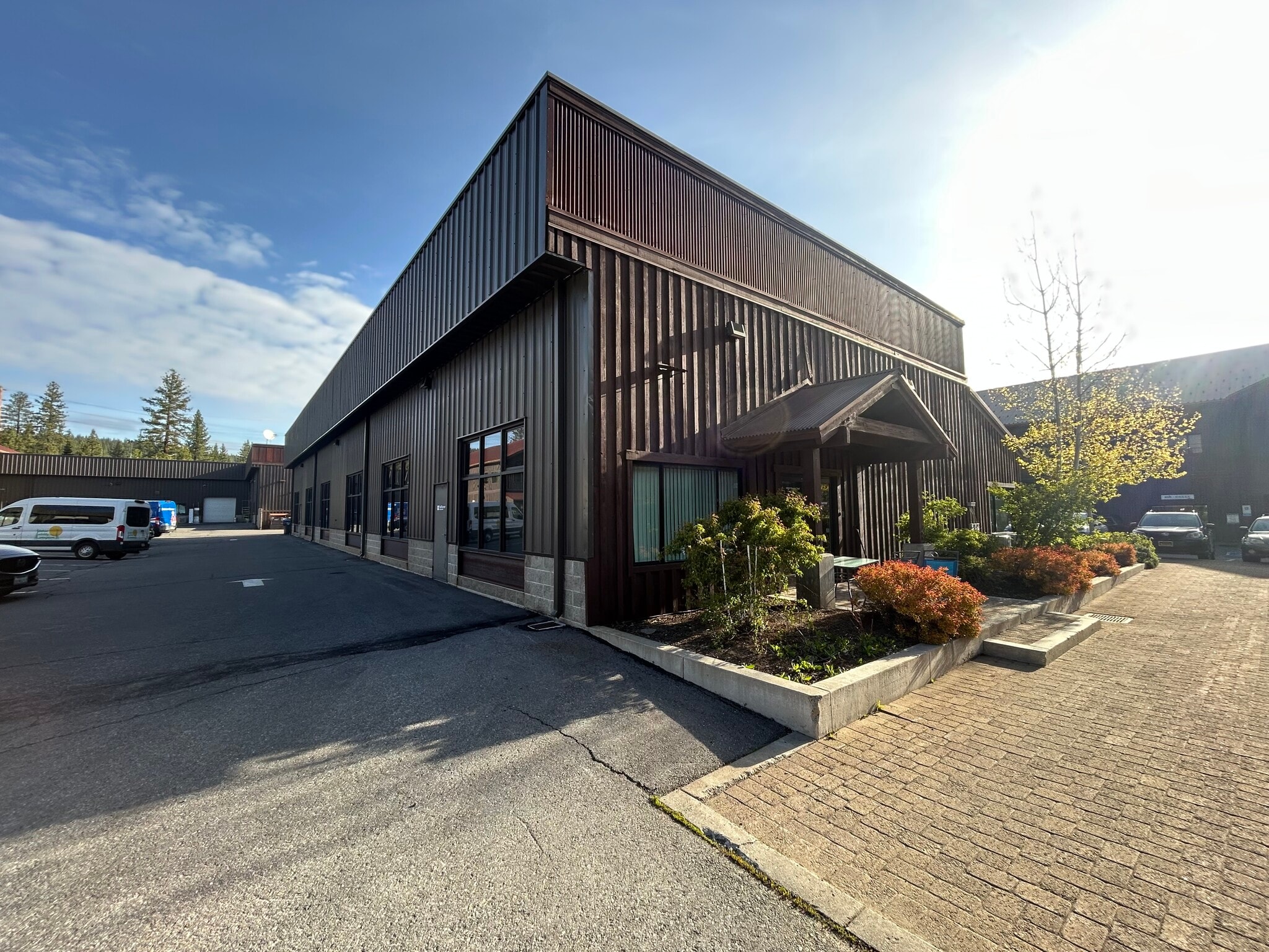 10925 Pioneer Trail Rd, Truckee, CA for lease Building Photo- Image 1 of 24