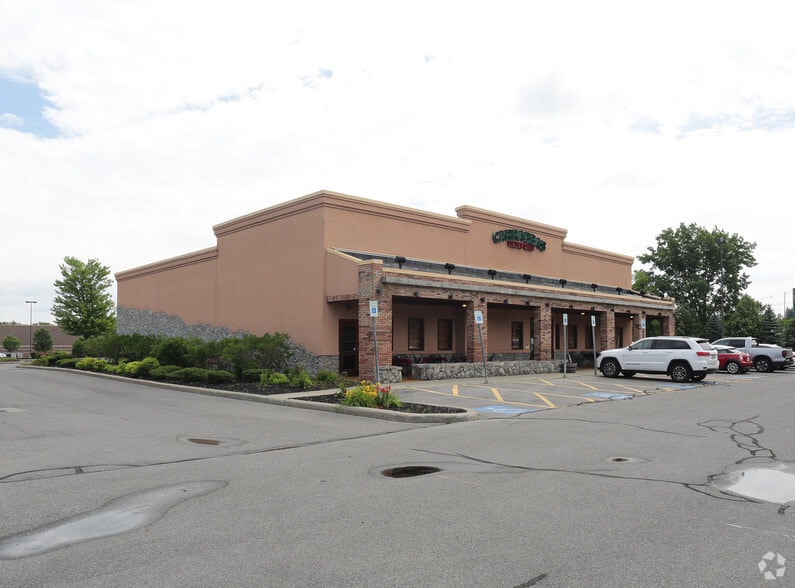 675 Troy Schenectady Rd, Latham, NY for lease - Primary Photo - Image 1 of 13