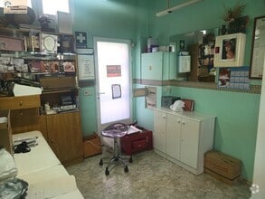 Retail in Segovia, Segovia for lease Interior Photo- Image 2 of 4