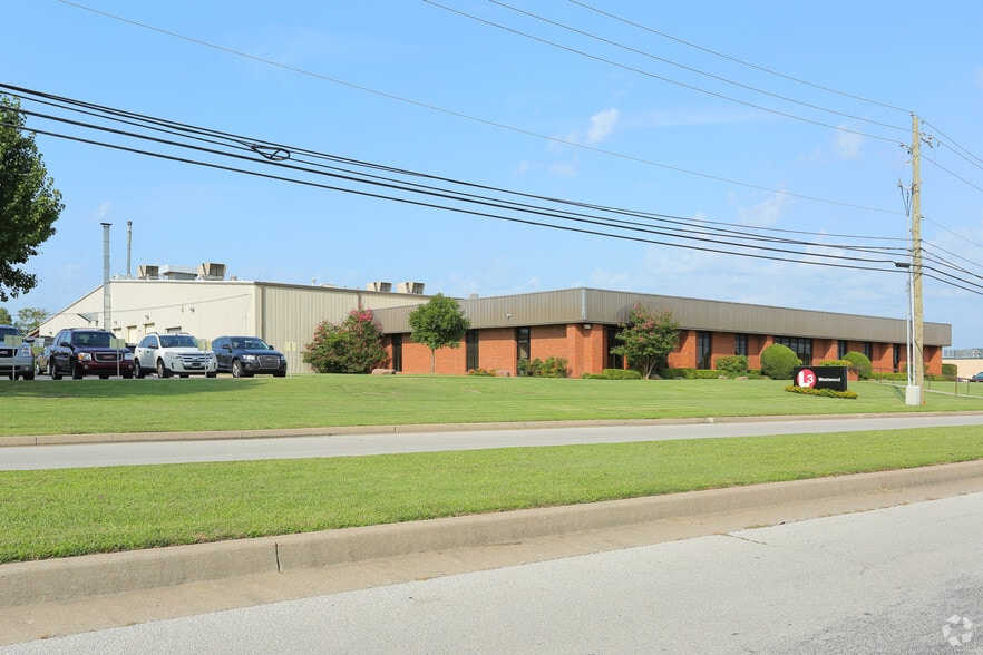 12402 E 60th St, Tulsa, OK for sale - Primary Photo - Image 1 of 4