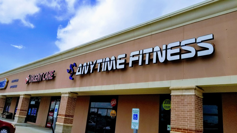 3100-3142 S Gordon St, Alvin, TX for lease - Building Photo - Image 3 of 8