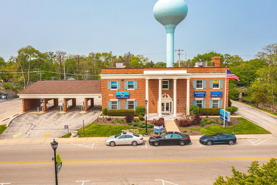 1300 Meadow Rd, Northbrook, IL for sale - Primary Photo - Image 1 of 1