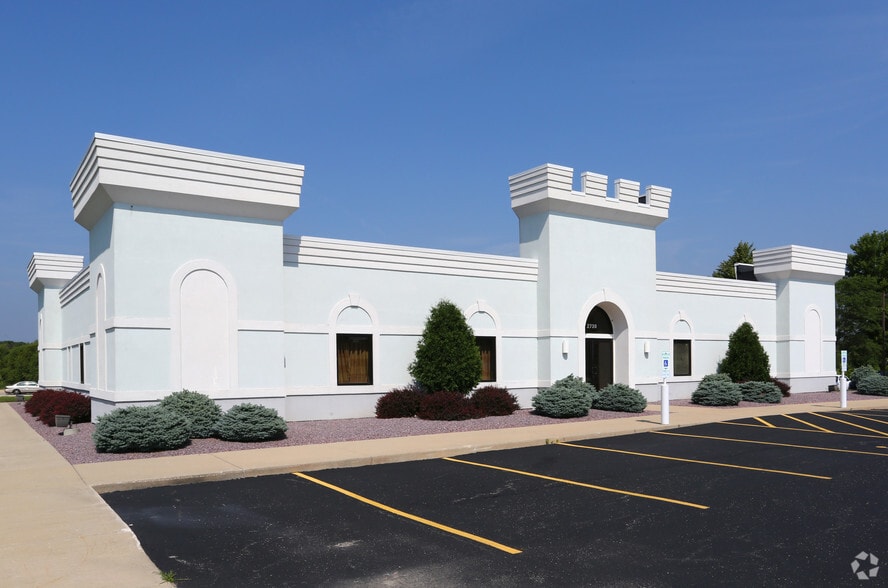 2730 McFarland Rd, Rockford, IL 61107