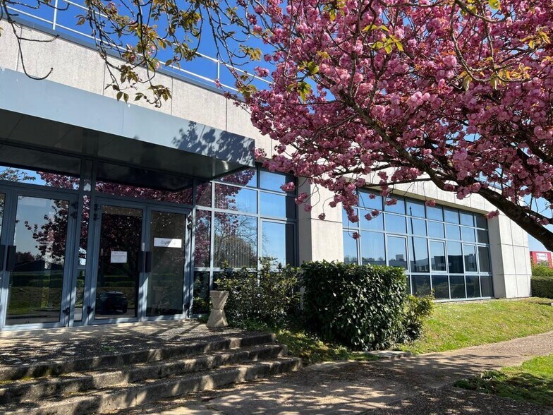 4 Rue René Razel, Saclay for lease - Building Photo - Image 1 of 7