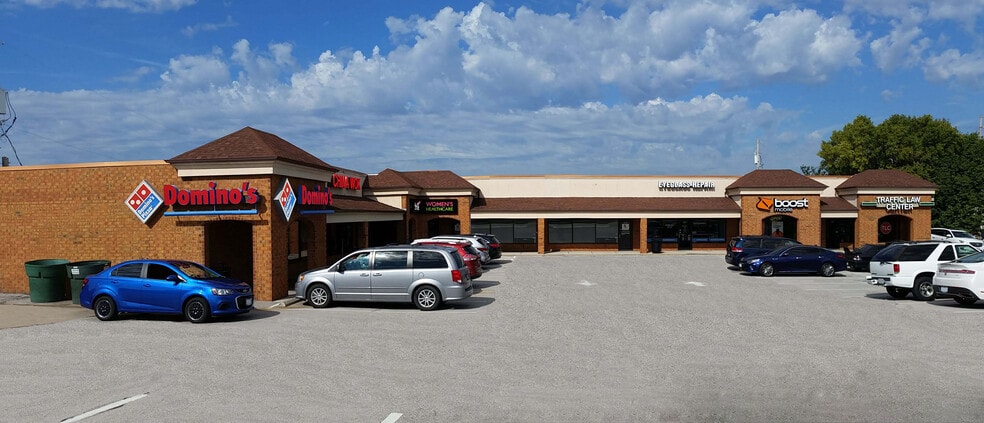 301-309 Mid Rivers Mall Dr, Saint Charles, MO for lease - Building Photo - Image 2 of 2