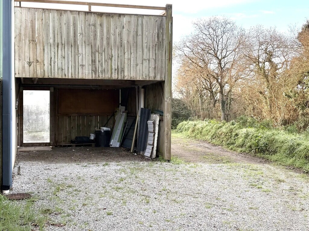 Location Bureaux 97 m² - Photo 1