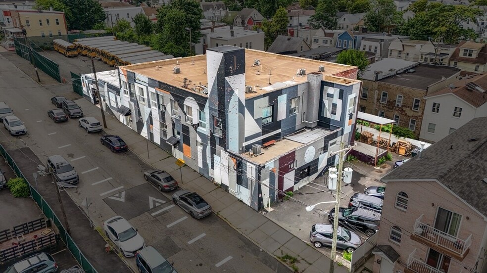 235 Orient Ave, Jersey City, NJ for lease - Building Photo - Image 1 of 9