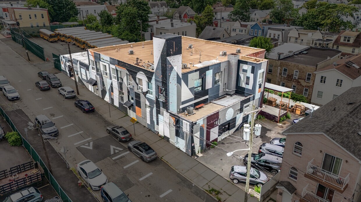 235 Orient Ave, Jersey City, NJ for lease Building Photo- Image 1 of 10