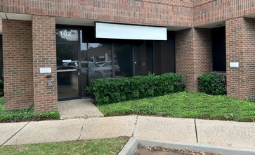 7920 Elmbrook Dr, Dallas, TX for lease Building Photo- Image 1 of 21