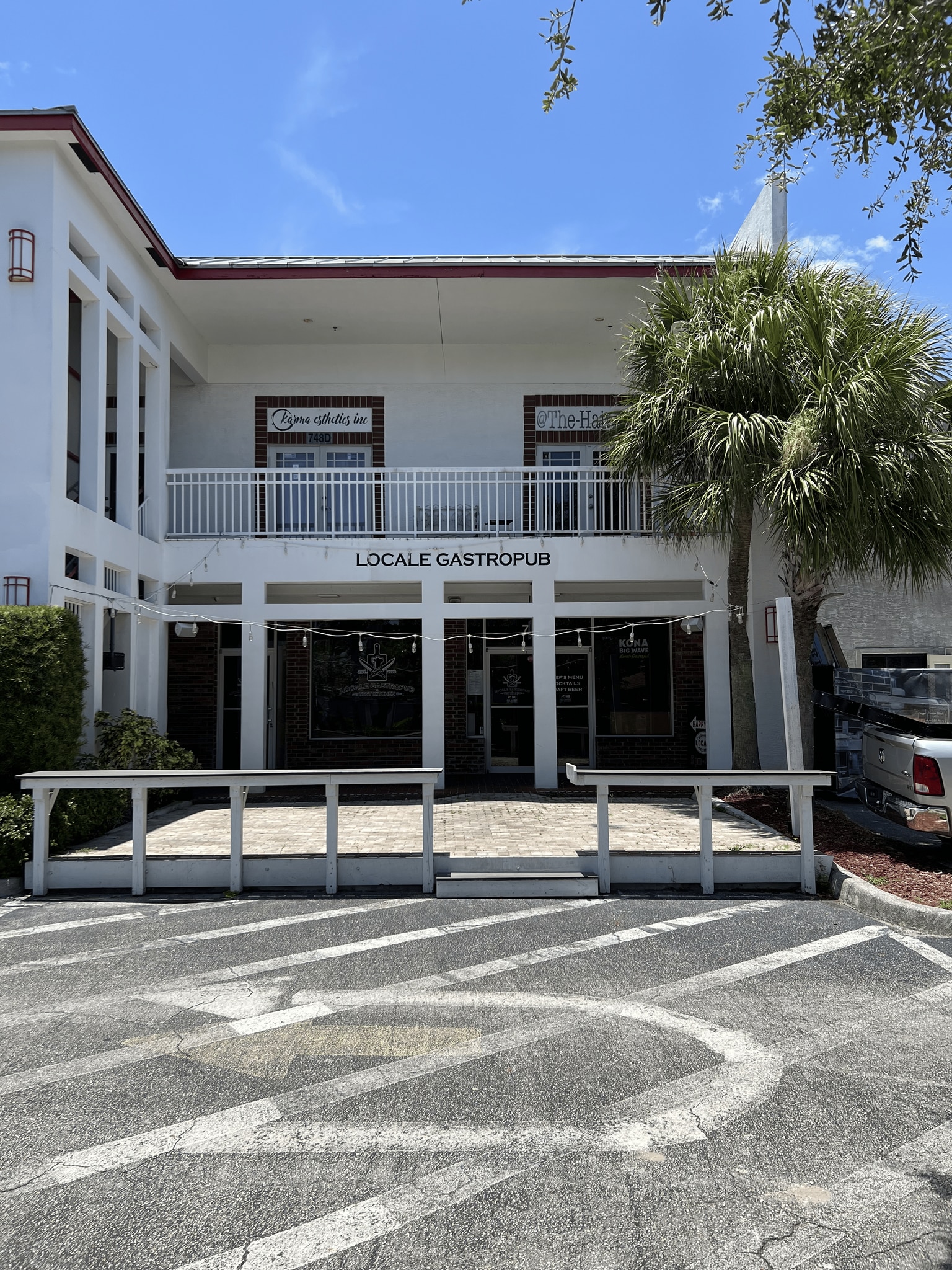 702 Park Ave, West Palm Beach, FL for lease Interior Photo- Image 1 of 8