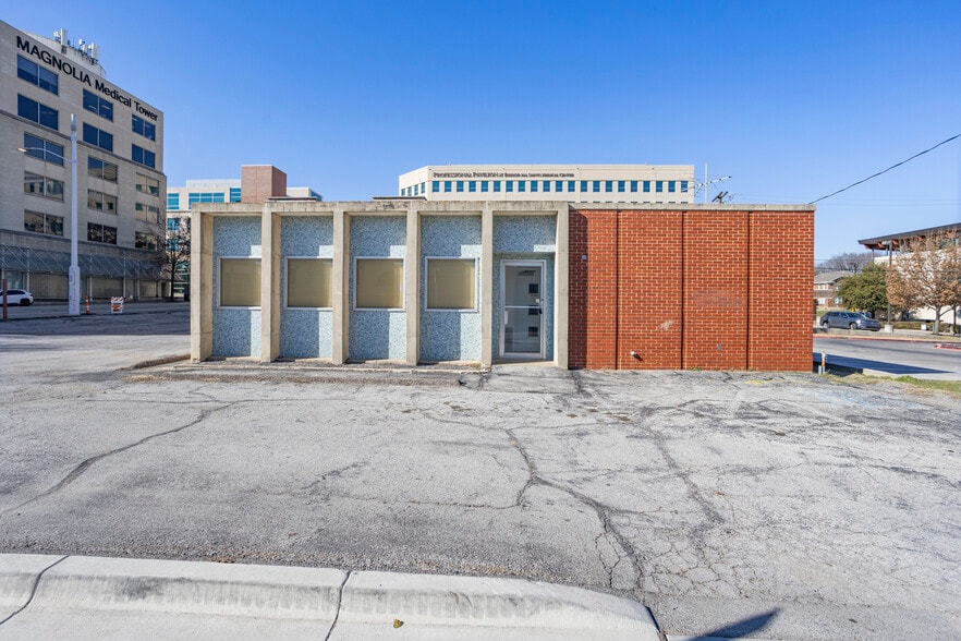 1550 W Magnolia Ave, Fort Worth, TX for sale - Building Photo - Image 3 of 20
