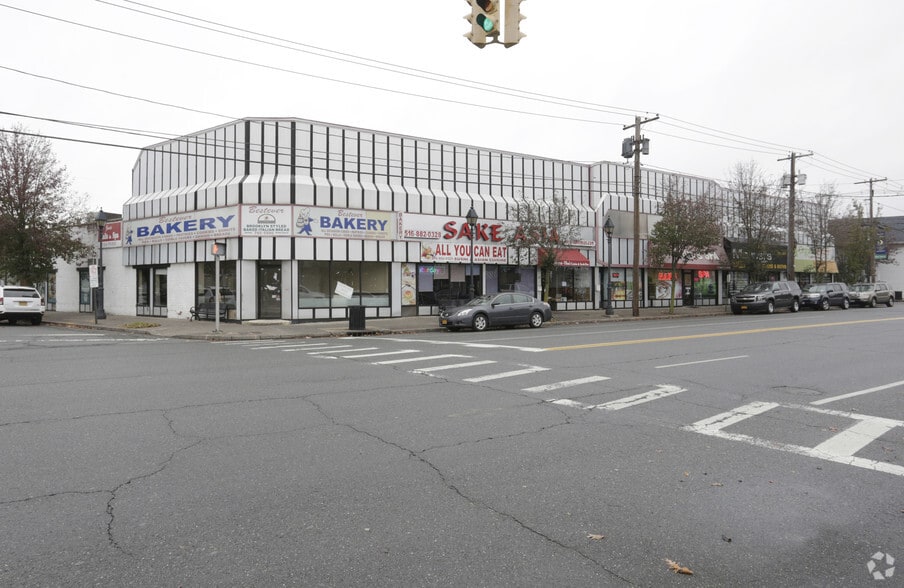 17 Broadway, Massapequa, NY for sale - Primary Photo - Image 1 of 1