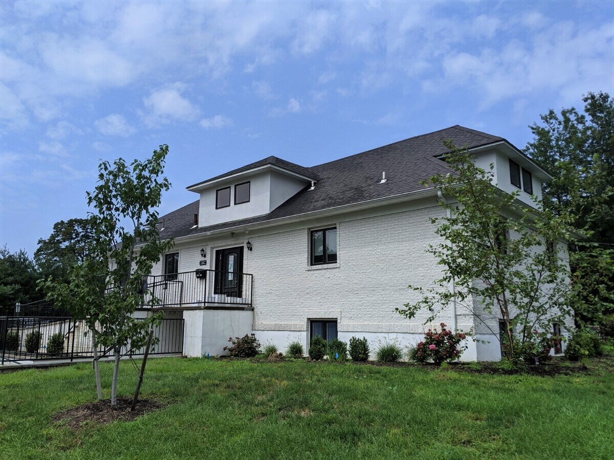 1204 Saddle River Rd, Fair Lawn, NJ 07410