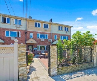 More details for 6536 Metropolitan Ave, Middle Village, NY - Multifamily for Sale