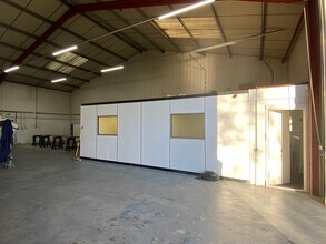 Modular Ct, Wolverhampton for lease Interior Photo- Image 2 of 5