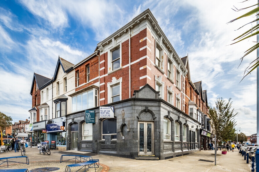 56 St. Annes Rd W, Lytham St Annes for sale - Primary Photo - Image 1 of 3