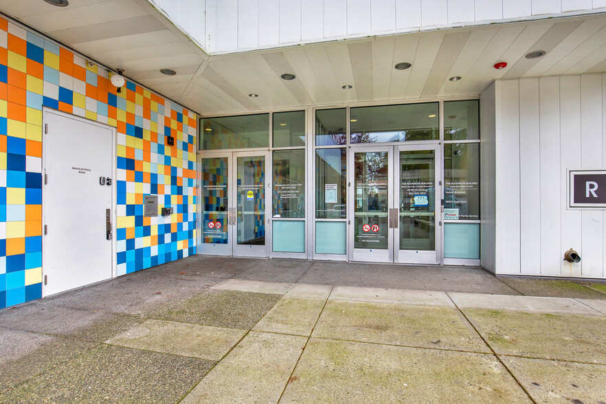 124 NE 181st Ave, Portland, OR for lease - Building Photo - Image 3 of 29