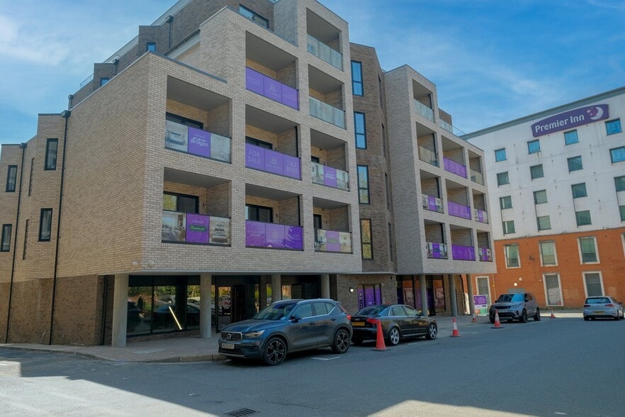 3 Firgrove Rd, Farnborough for lease - Building Photo - Image 3 of 4