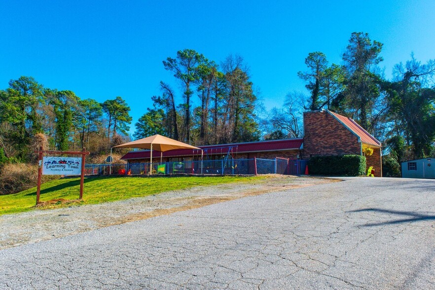 106 Hammett Acres, Anderson, SC for sale - Building Photo - Image 1 of 4