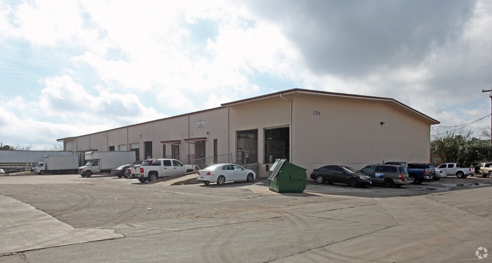 12826 Hempstead Rd, Houston, TX for lease - Building Photo - Image 1 of 2