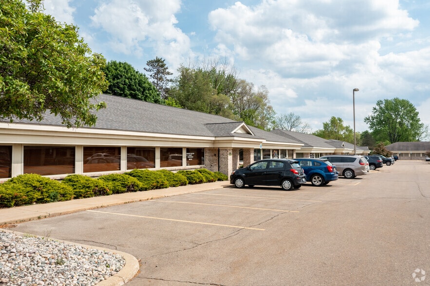15851 S Old Us-27, Lansing, MI for sale - Building Photo - Image 3 of 6